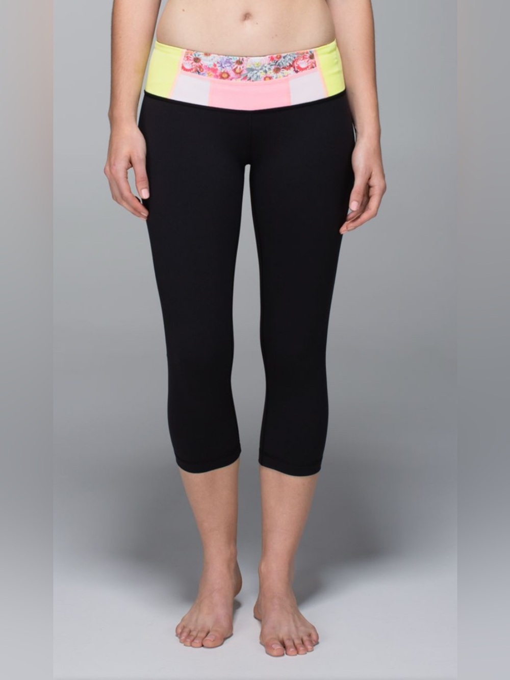 Lululemon Wunder Under Crop *Full-On Luon Black/Su14 Quilt 18 Reversible Size 8